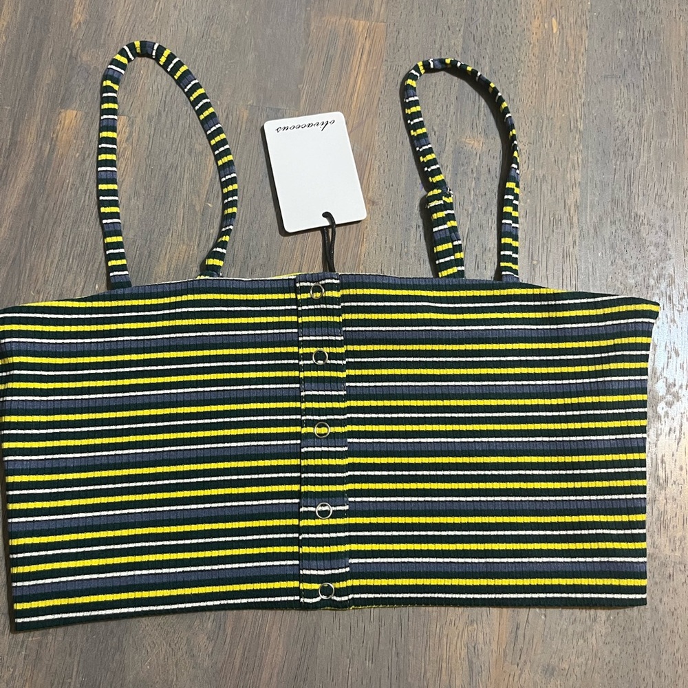 WOMEN’S SZ MEDIUM TANK TOP  CROP TOP FROM OLIVACEOUS. NWT #233